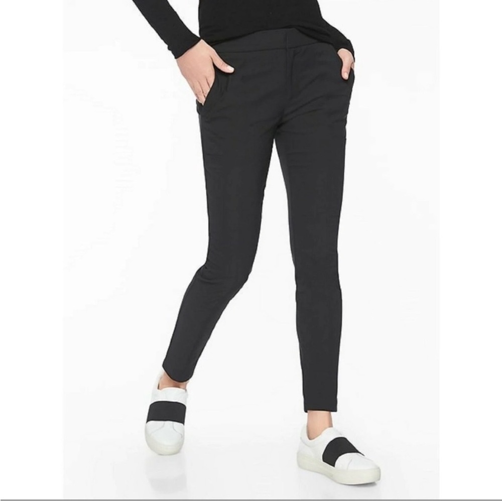 Athleta Wander Stash Skinny Athletic Travel Pants Size 4 in Black